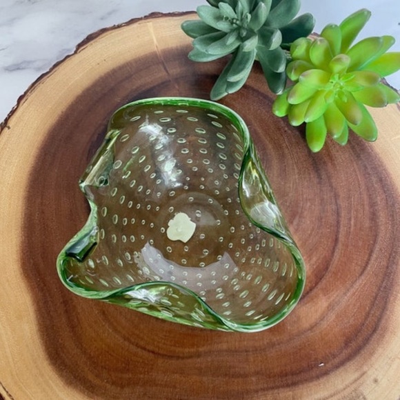 Vintage Handmade Hand Blown Controlled Bubble Folded Sides Green Dish - Picture 2 of 10